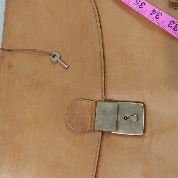 Vintage Genuine Distressed Tan Leather Portfolio Mens Briefcase - Picture 16 of 16